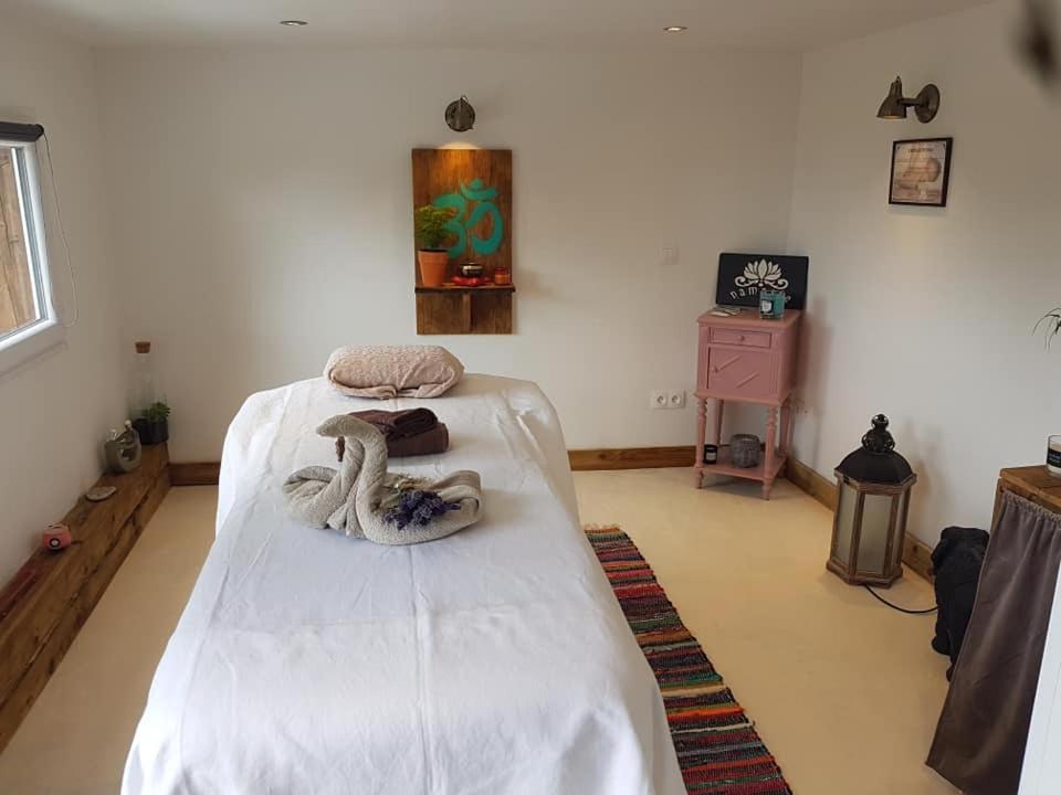 La Belmontaise Bed & Breakfast Beaumont-sur-Sarthe Екстериор снимка