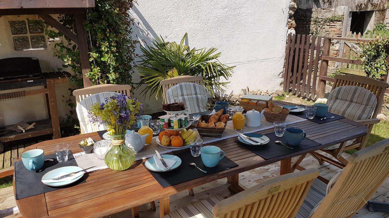 La Belmontaise Bed & Breakfast Beaumont-sur-Sarthe Екстериор снимка