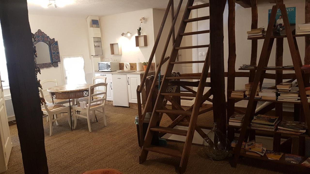 La Belmontaise Bed & Breakfast Beaumont-sur-Sarthe Екстериор снимка