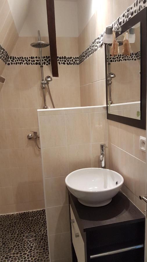 La Belmontaise Bed & Breakfast Beaumont-sur-Sarthe Екстериор снимка